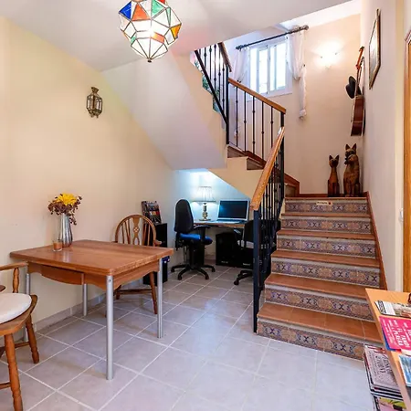 Cozy 1-bedroom Retreat Roca * Estepona