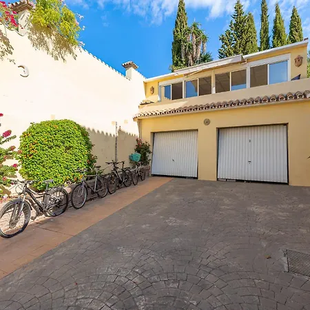 Cozy 1-bedroom Retreat Roca * Estepona