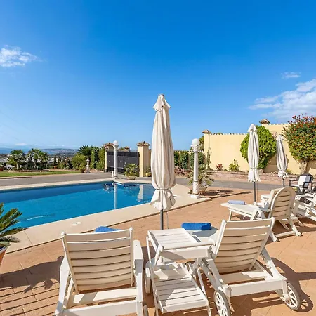Cozy 1-bedroom Retreat Roca 호스텔