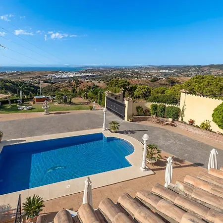 Cozy 1-bedroom Retreat Roca Hostel Estepona